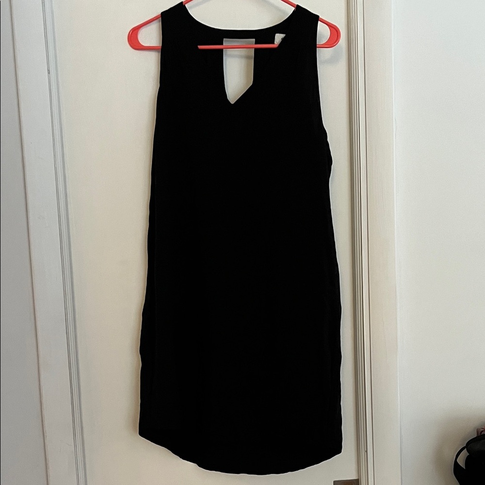 Black Sleeveless Dress